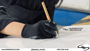 ما از قلم گیری خودرو جهت از بین بردن نسبی آسیب دیدگی‌های رنگ خودرو استفاده می‌‌کنیم