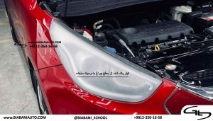 مدرسه بیابانی - در این مرحله از رفع کدری و ماتی چراغ خودرو باید تمام کیلر موجود را پاک کنیم به وسیله سنباده