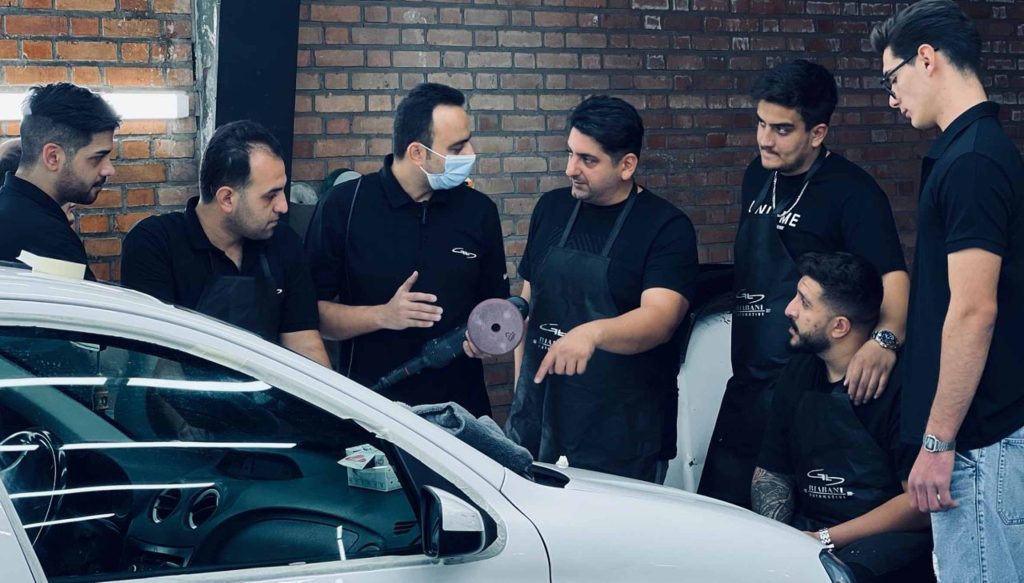 مدرسه بیابانی شما می‌توایند با آموزش دیتیلینگ این تخصص را بخ خوبی یاد بگیرید